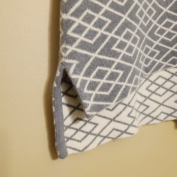 Anthropologie | Moth Gray & White Abstract Print Turtleneck Sweater (Size Small) - Picture 8 of 15